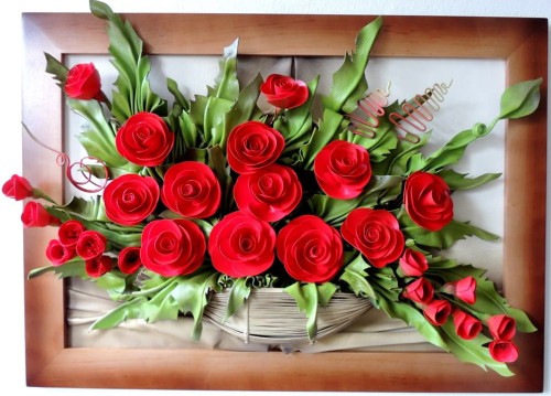 Róże w kolorze Meksykańska Czerwień, obraz ze skóry wykonany w Polsce, rękodzieło na prezent, możliwa dedykacja, grawer