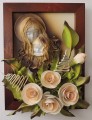 Obraz kwiatowy z matką bożą na chrzest w drewnianej ramie.JPG