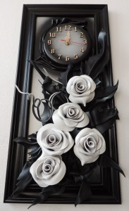 Czarno biały obraz + zegar z różami RĘKODZIEŁO -  K4Z-15
