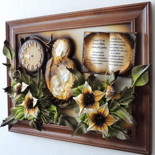 Obraz z świętą rodziną, dedykacją i kwiatami na 35-tą Rocznicę Ślubu + zegar.JPG