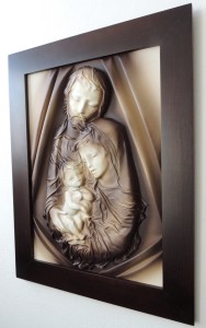 Obraz w drewnianej ramie z dużą płaskorzeźbą ŚWIĘTEJ RODZINY na prezent ŚLUBNY podziękowanie