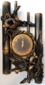 Zegar ścienny ze skóry i bamusa z różami CZARNO ZŁOTY