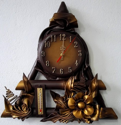 Zegar ścienny bambusowy ze skórzanym kwiatem i termometrem.jpg