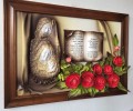 Obraz 3d w dużym formacie, święta rodzina ze skóry, z bukietem czerwonych różm prezent na urodziny dla babci..jpg