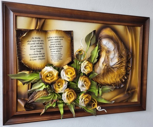 obraz-rękodzielo-maryja-matka-boska-z-różami-książka.jpg