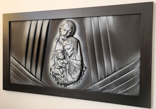 obraz-z-dużą-płaskorzeźbą-świętej-rodziny-na-prezent.jpg