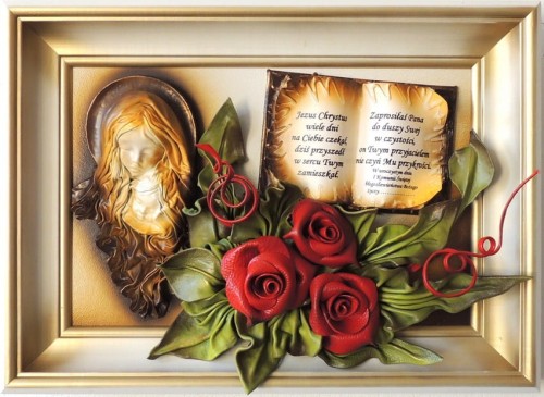 OBRAZ Z MATKĄ BOŻĄ I CZERWONYMI RÓŻAMI ZE SKÓRY, CHRZCINY, PREZENT, KOMUNIA, PRODUCENT