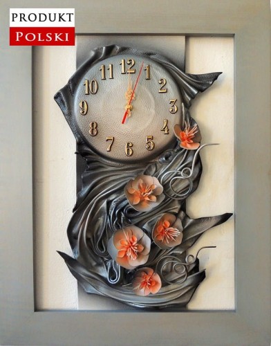 Zegar w drewnianej ramie.jpg