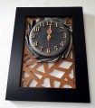 Oryginalny zegar ażurowy w kolorze koniakowo czarnym.jpg