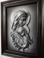 Obraz ze skóry Maryja w czarnej ramie.JPG
