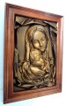 Płaskorzeźba Matki Bożej w obrazie ze skóry.JPG