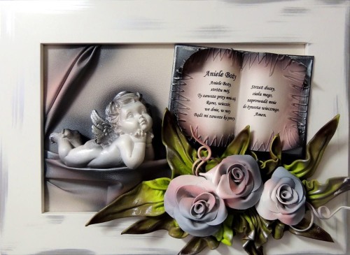 Obraz z aniołkiem i dedykacją na pamiątkę chrztu - komunii w biało srebrnej ramie.jpg