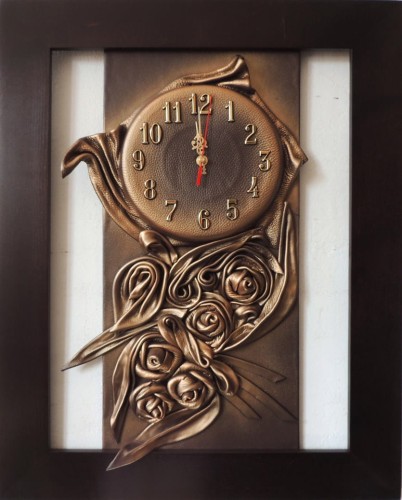 Stylowy zegar ze skóry z różami RĘKODZIEŁO.jpg