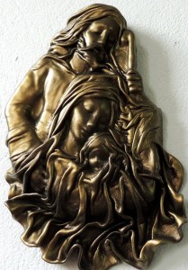 ŚWIĘTA RODZINA - płaskorzeźba w kolorze mosiężnym - SKÓRA - SRM-2