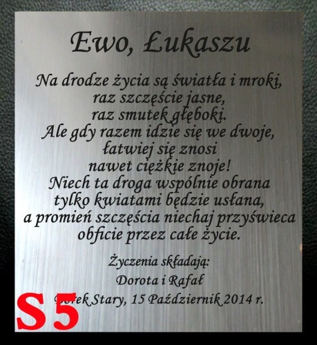 Na drodze życia są światła i mroki,
raz szczęście jasne, 
raz smutek głęboki.
Ale gdy razem idzie się we dwoje, 
łatwiej się znosi 
nawet ciężkie znoje!