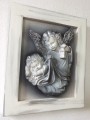 Co na chrzest? a może... Obrazek z aniołem stróżem i twoją dedykacją, biało szara kolorystyka, srebrne przetarcia ramy 