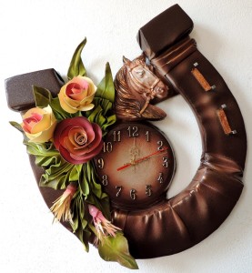 ZEGAR ZE SKÓRY Z KONIKIEM W KSZTAŁCIE PODKOWY - PZDK-6