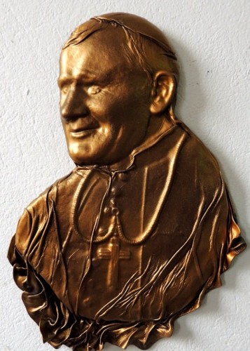 PŁASKORZEŹBA - POPIERSIE, PAPIEŻA JANA PAWŁA II, wykonana ze skóry, PREZENT ŚLUBNY, jubileusz LUB NA INNĄ OKAZJĘ , oryginalna pamiątka z Polski