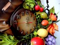 PODKOWA NA SZCZĘŚCIE, ZEGAR ZE SKÓRY Z OWOCAMI, MARTWA NATURA, PRODUCENT 	